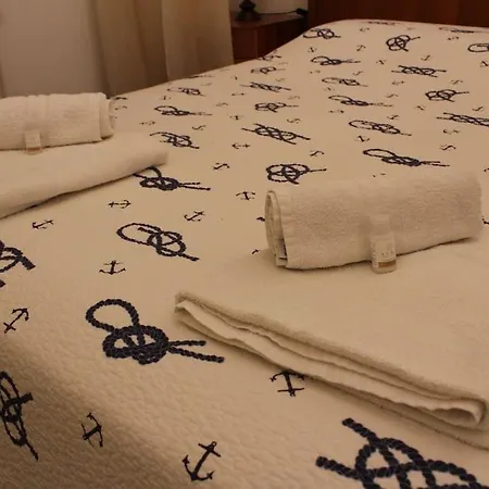 Casa My - 14 Minuti Dal Centro - 5 Minuti A Piedi Dal Gaslini Apartment *
