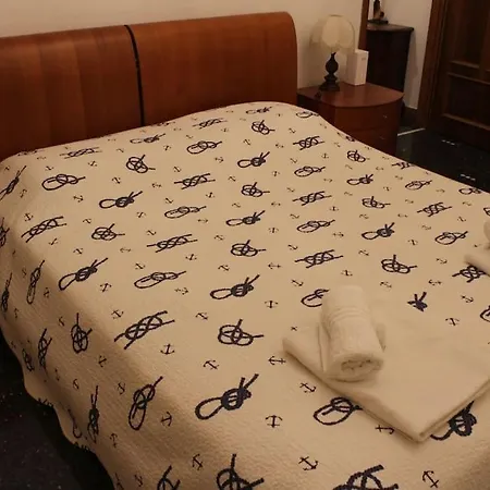 Apartment Casa My - 14 Minuti Dal Centro - 5 Minuti A Piedi Dal Gaslini